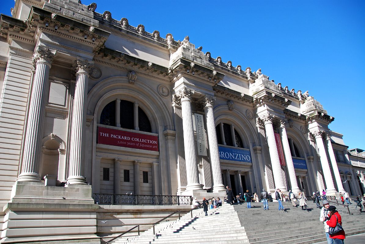 Met Highlights 00-2 New York City Metropolitan Museum Of Art Outside